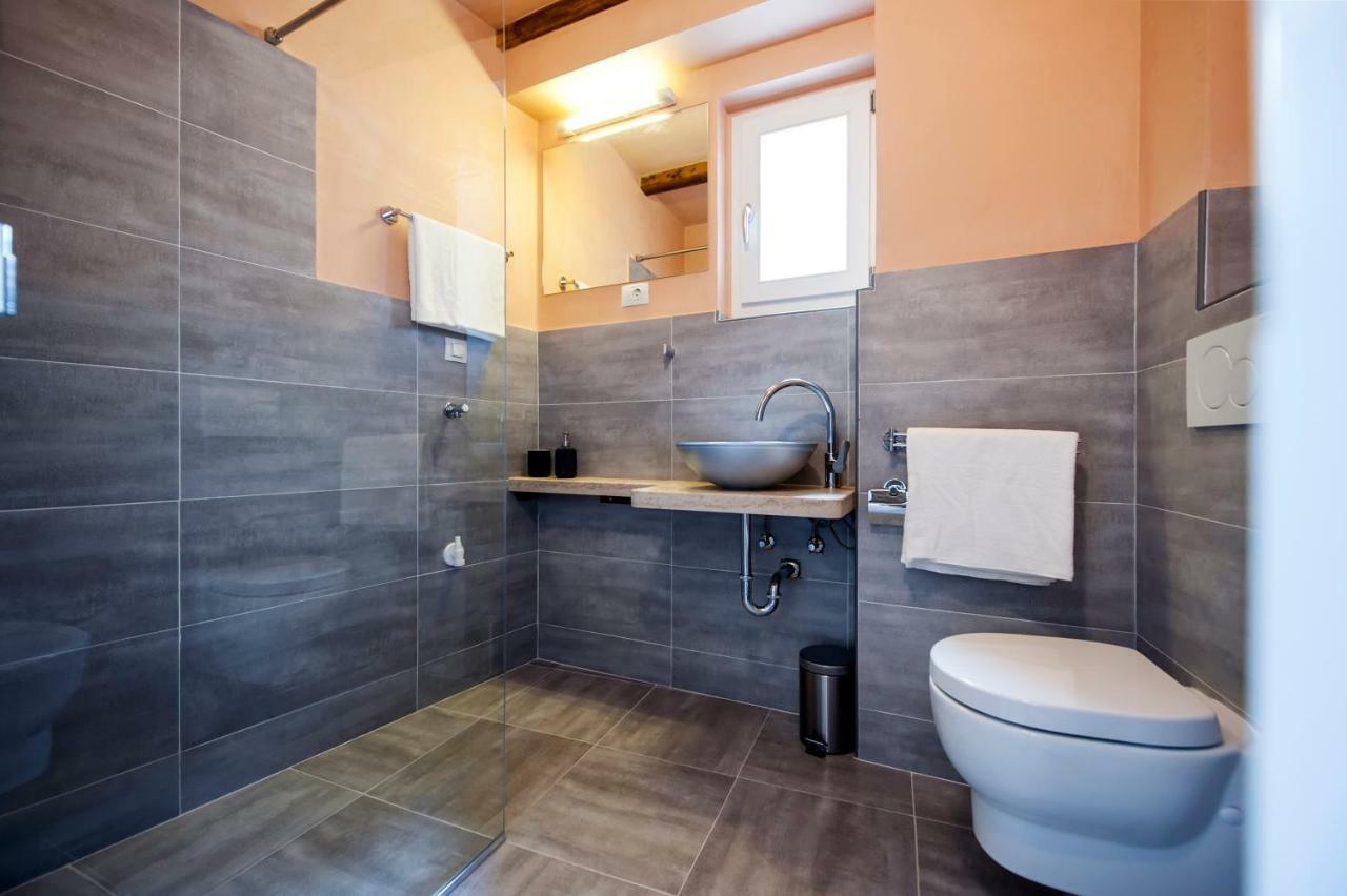 And Ca' 3 Vie Apartament *