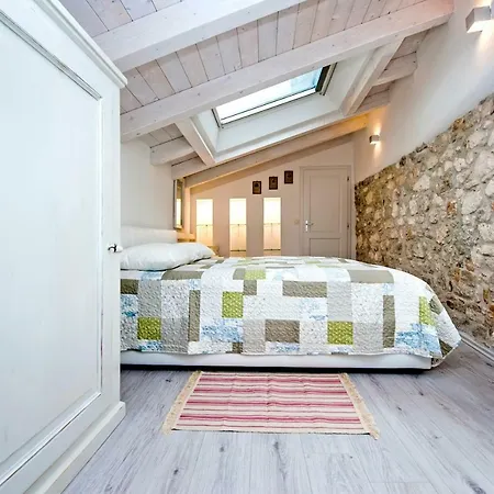 Apartment And Studio Ca' 3 Vie Rovinj Exterior photo