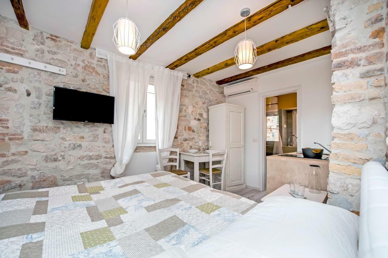 Apartment And Ca' 3 Vie